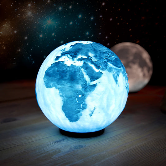 The LuminaSphere – High-Definition 15cm Planetary Lamp